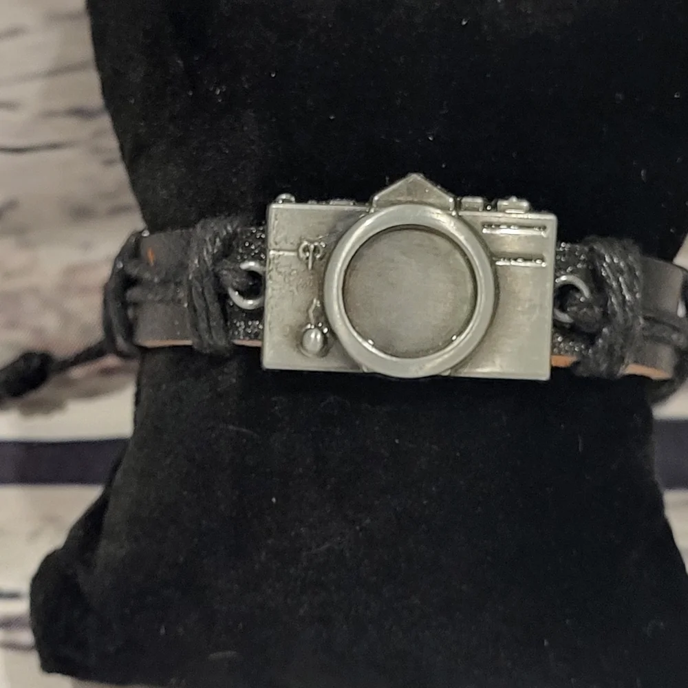 New Unisex Handmade Leather Camera Bracelets - Picture 2 of 5